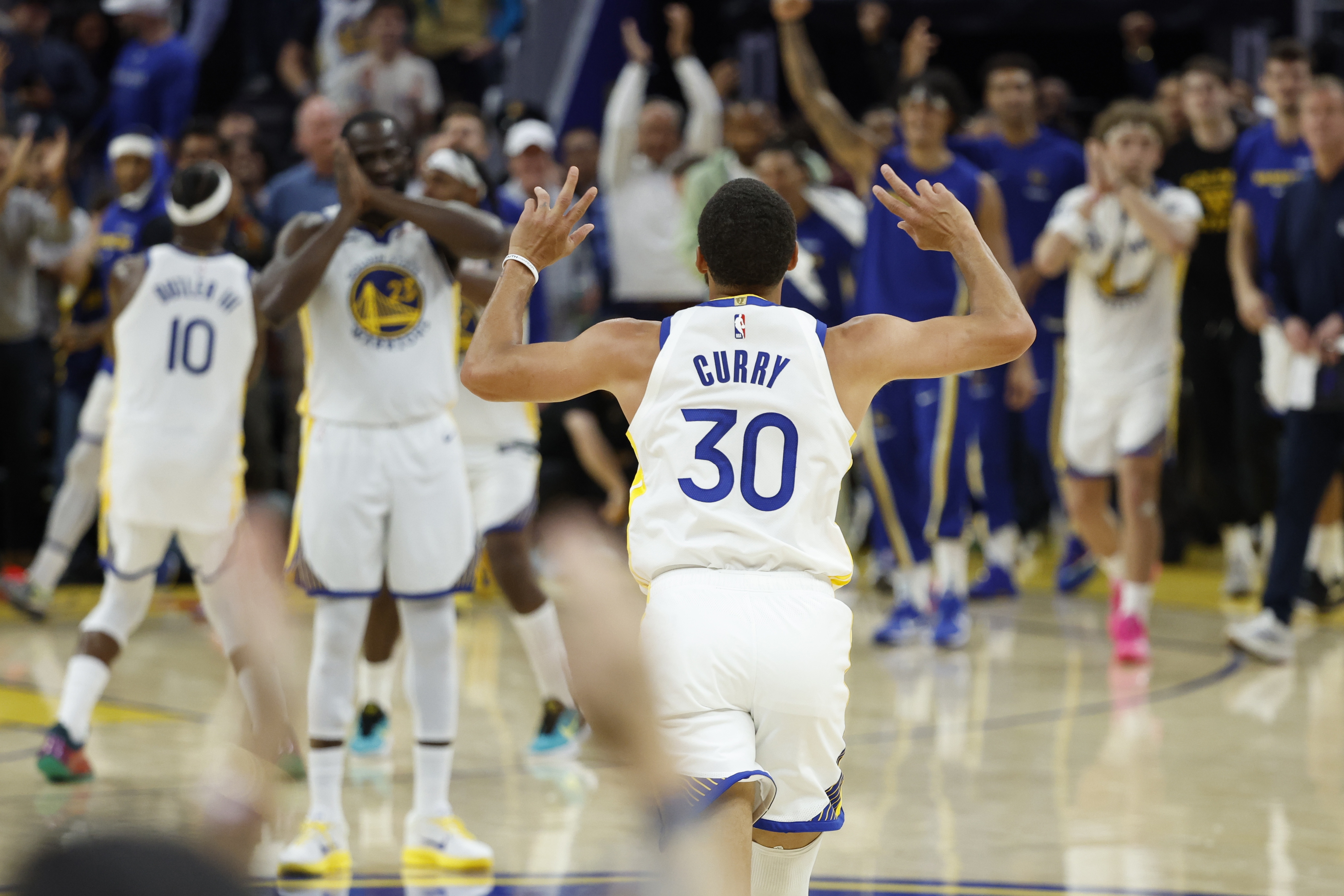 开云-邓利维：不想让球队在库里离开后瞬间崩塌 所以要谨慎对待选秀权